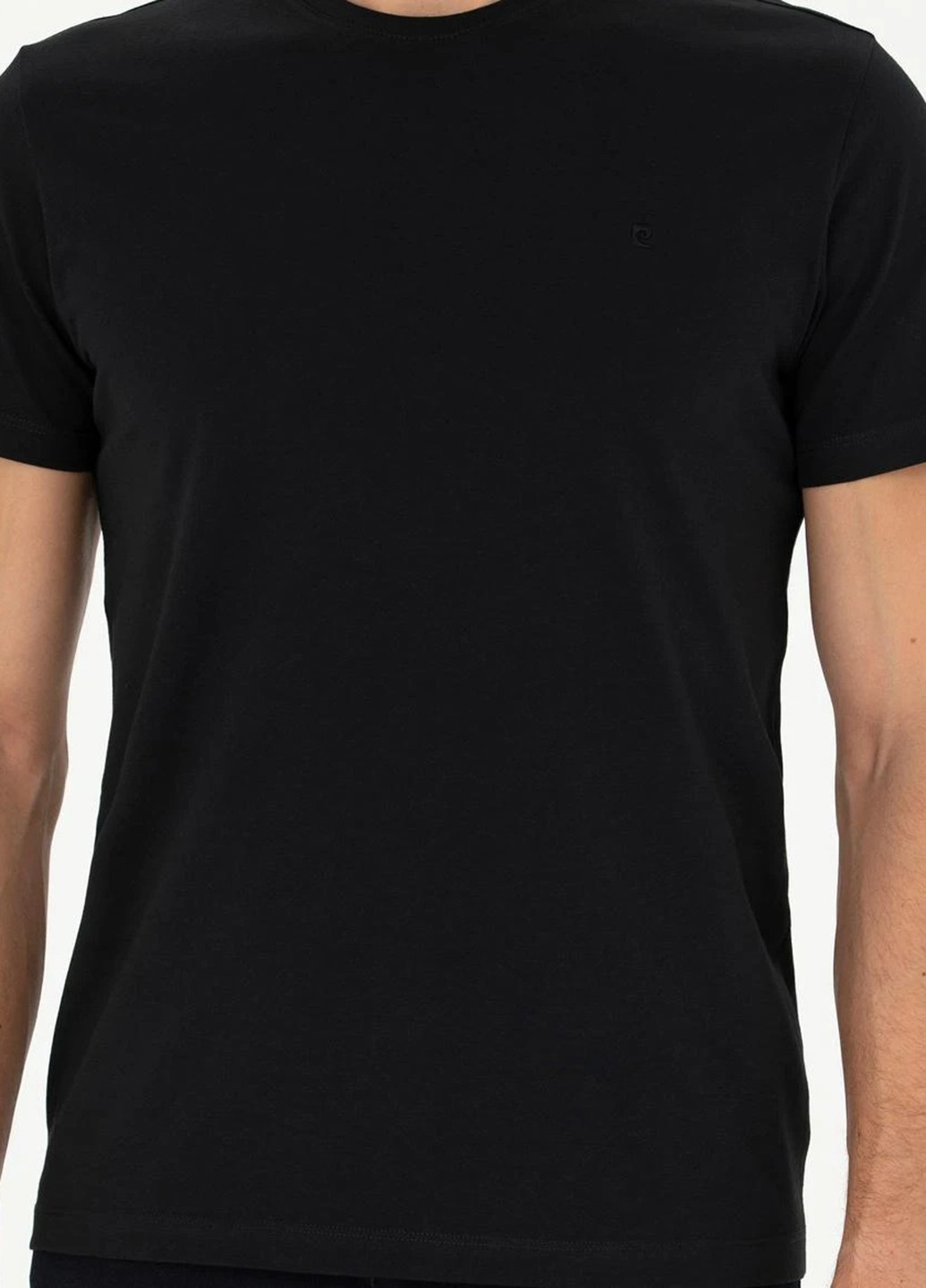 Черная футболка Pierre Cardin