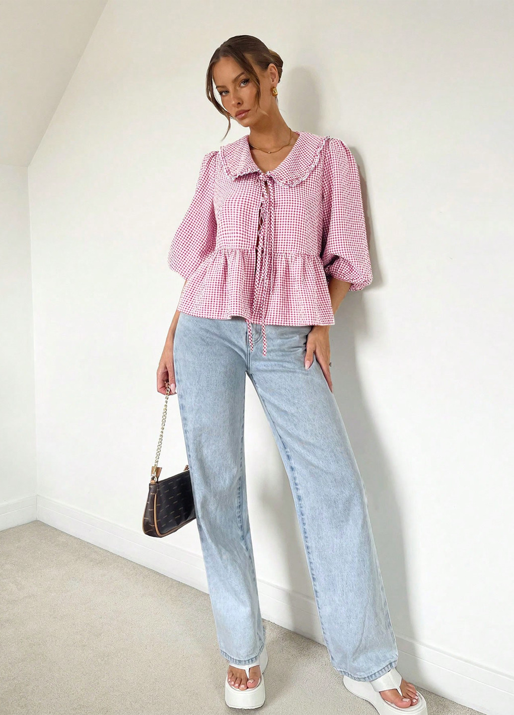 Светло-розовая блуза с баской SHEIN