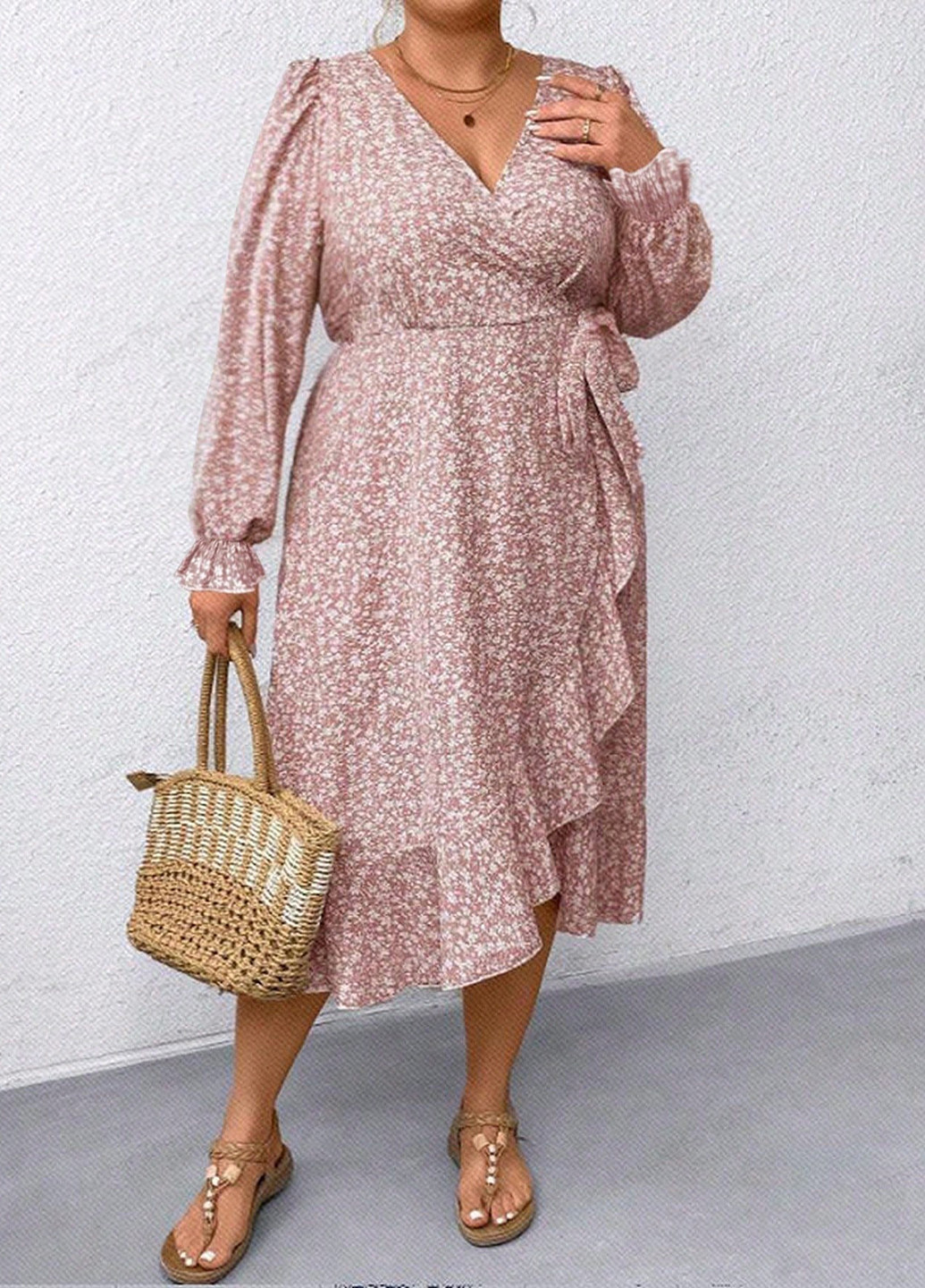 Розовое кэжуал платье на запах, клеш SHEIN с цветочным принтом