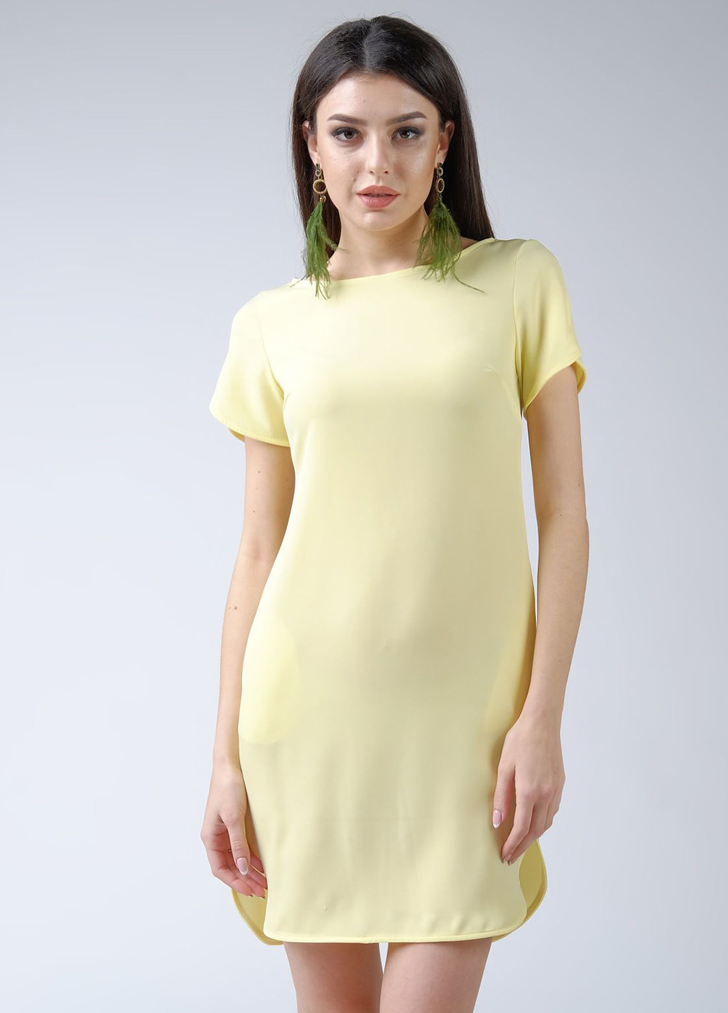Желтое кэжуал платье платье-футболка Pink однотонное