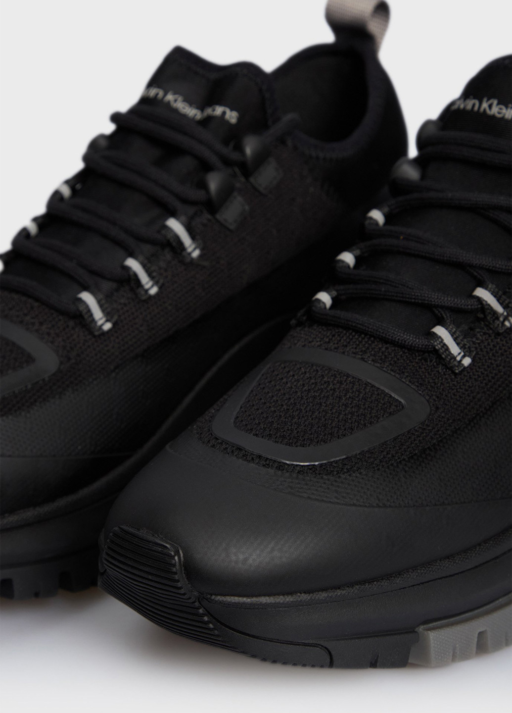 Черные всесезонные кроссовки Calvin Klein Jeans