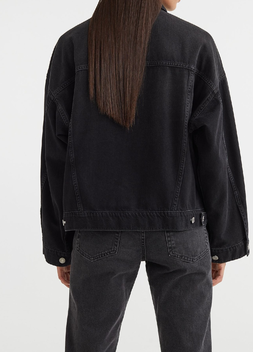 Черная демисезонная джинсовая куртка H&M