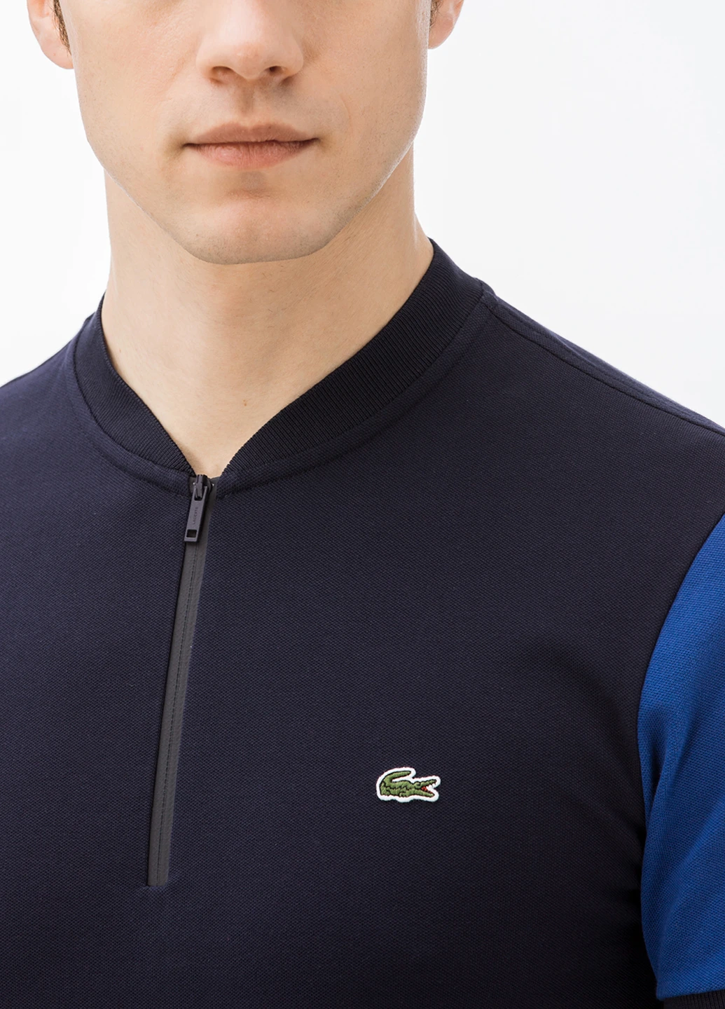 Черная футболка Lacoste