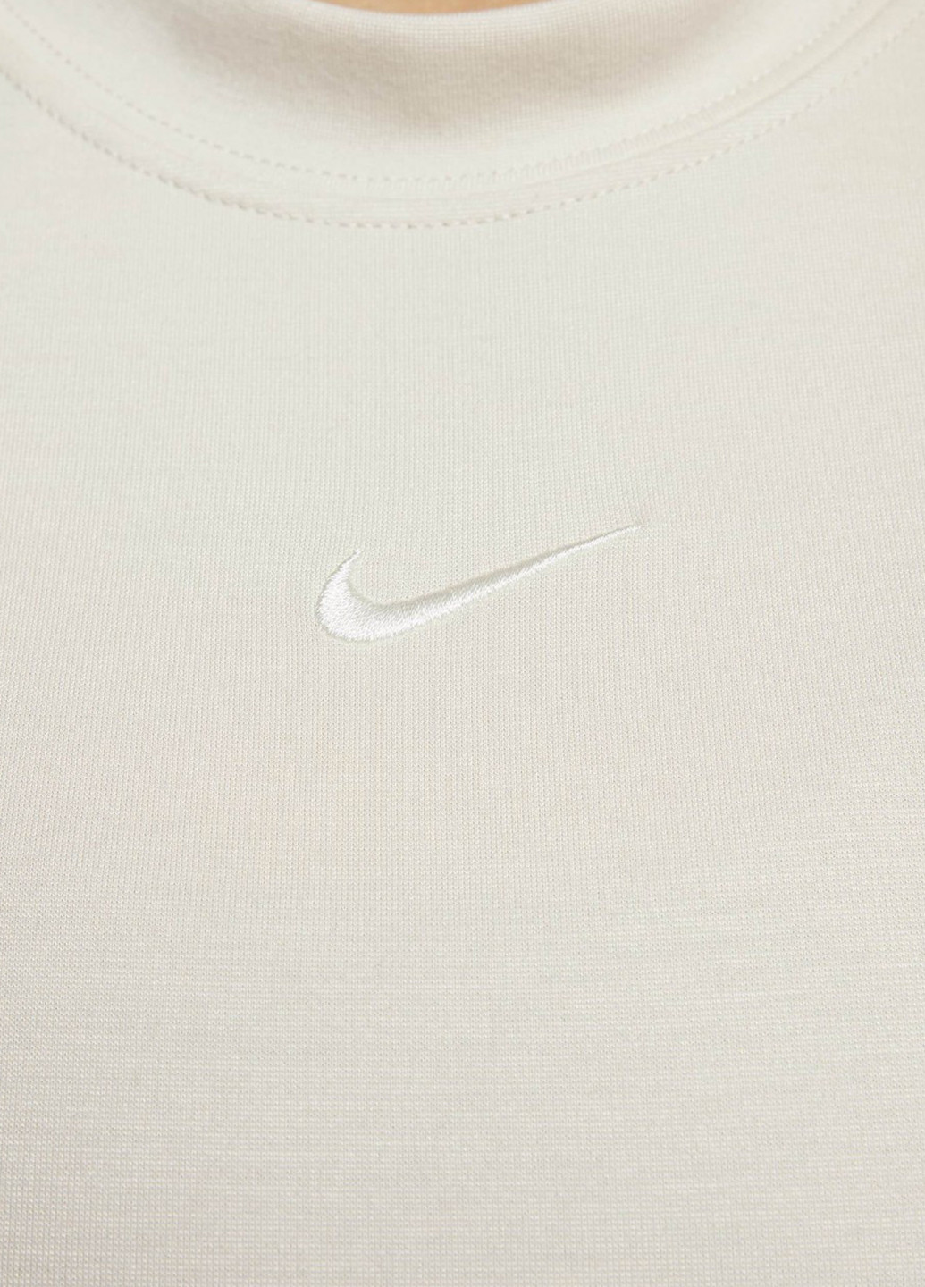 Бежевое кэжуал платье платье-водолазка Nike однотонное