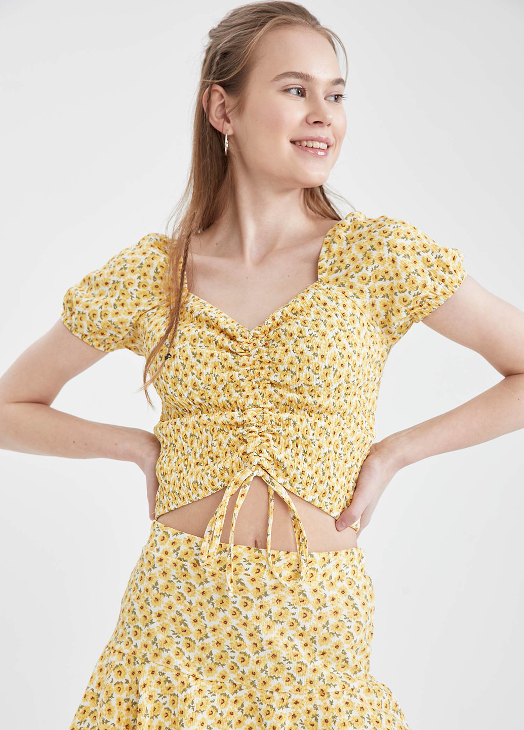 Желтая летняя блуза DeFacto