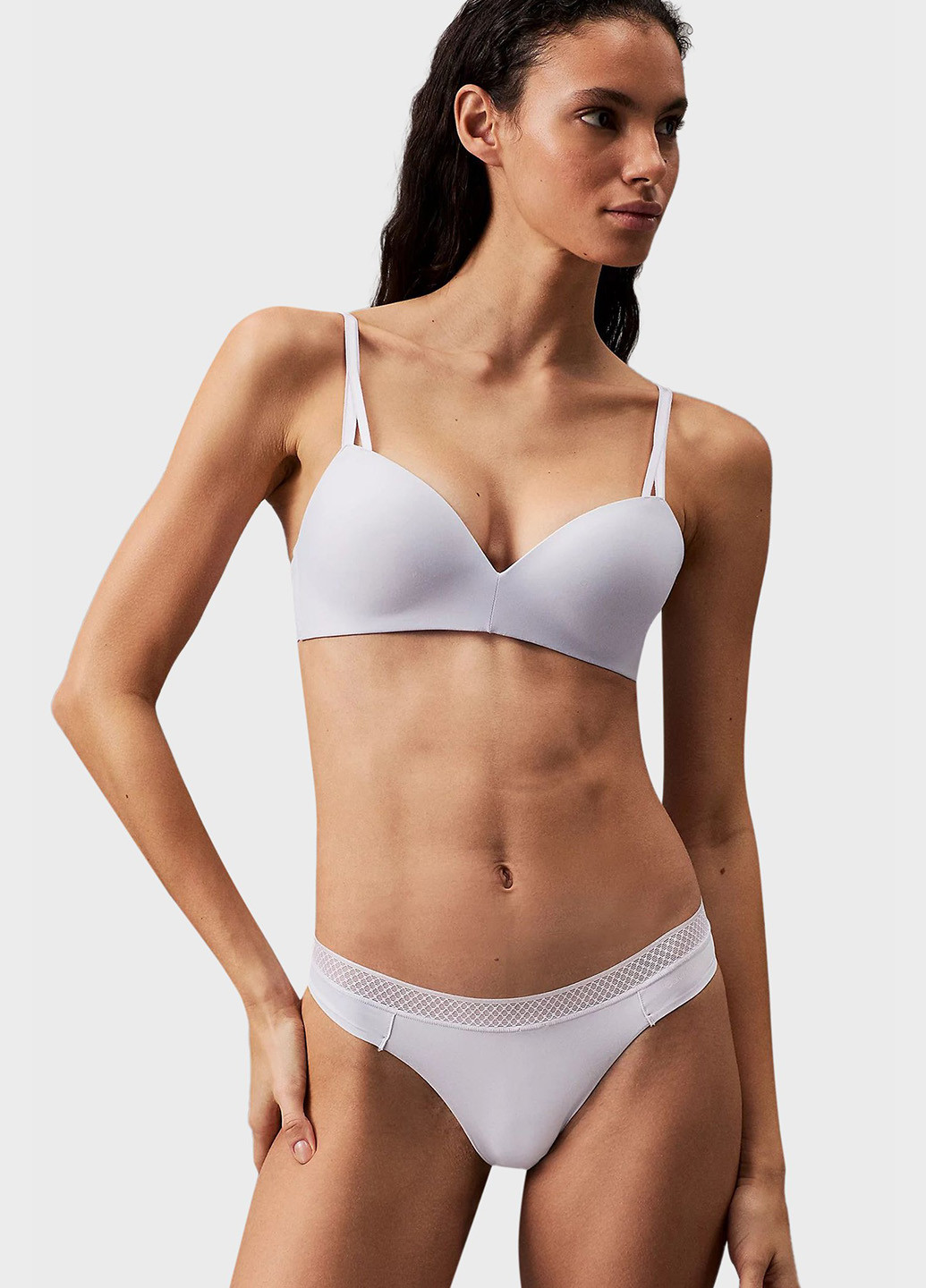 Сиреневый бесшовный бюстгальтер Calvin Klein без косточек полиамид