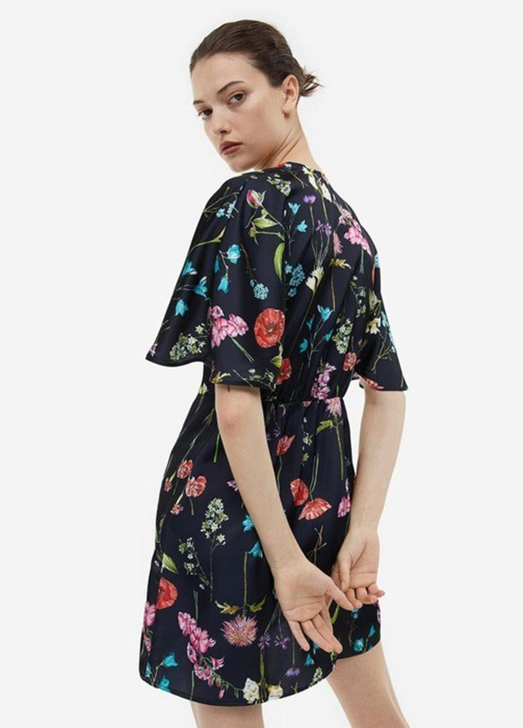 Чорна кежуал сукня на запах H&M з квітковим принтом