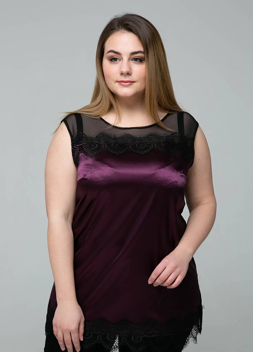 Темно-фиолетовая летняя атласная блуза с кружевом тони темно-сиреневая Tatiana