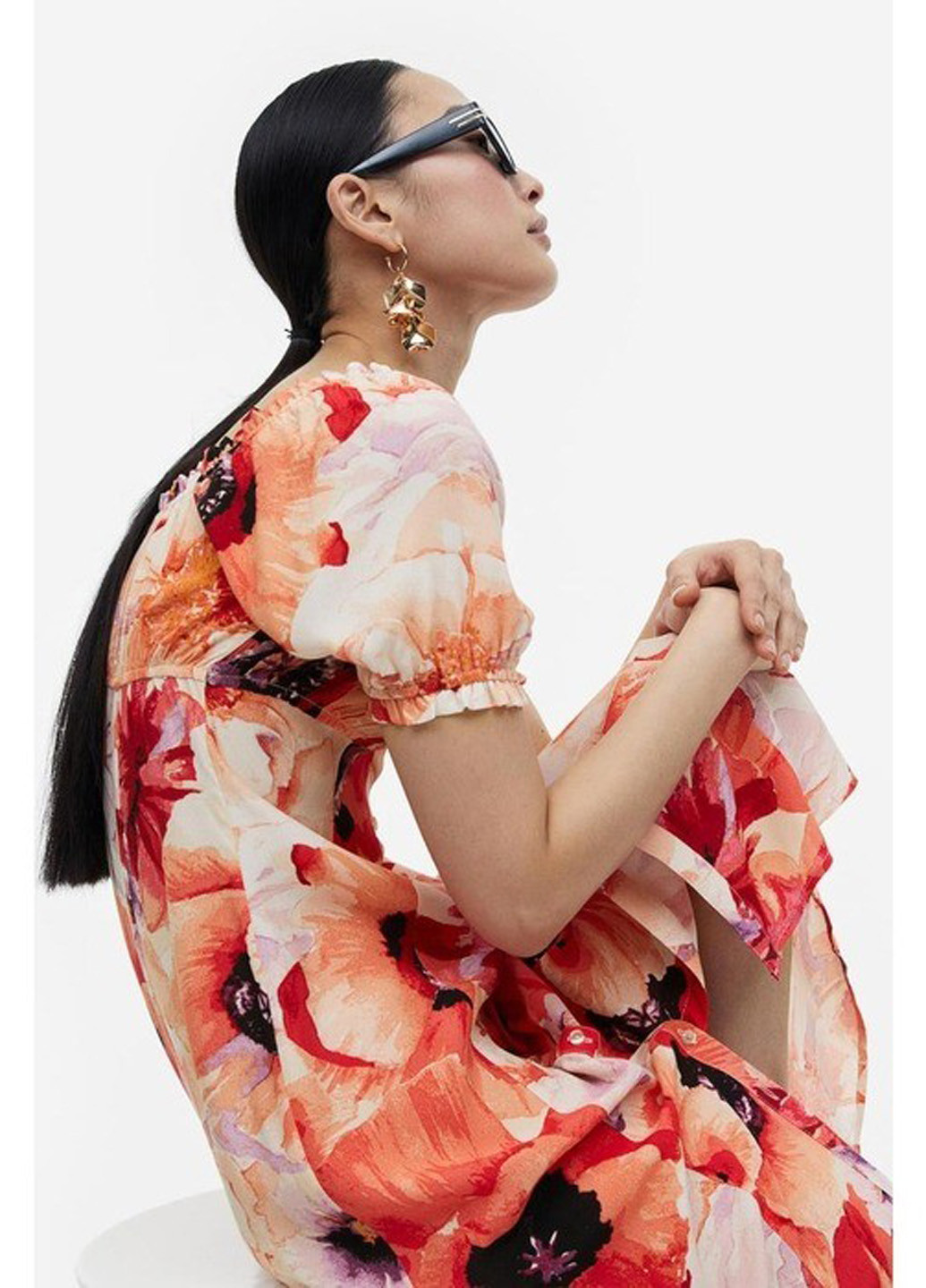 Красное кэжуал платье с открытыми плечами H&M с цветочным принтом