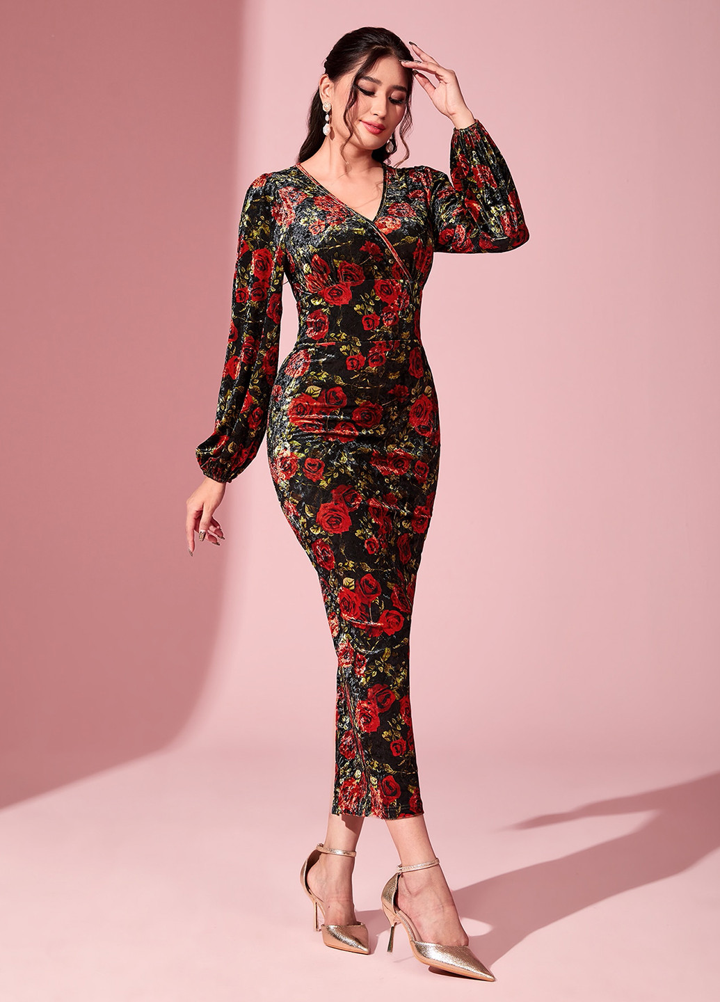 Черное вечернее платье силуэтная, футляр SHEIN розы