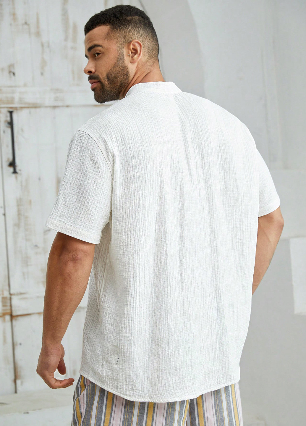 Белая кэжуал рубашка однотонная SHEIN