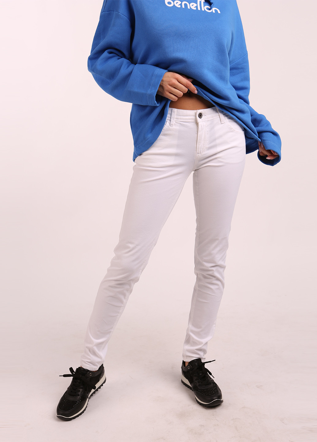 Белые джинсовые демисезонные зауженные брюки United Colors of Benetton