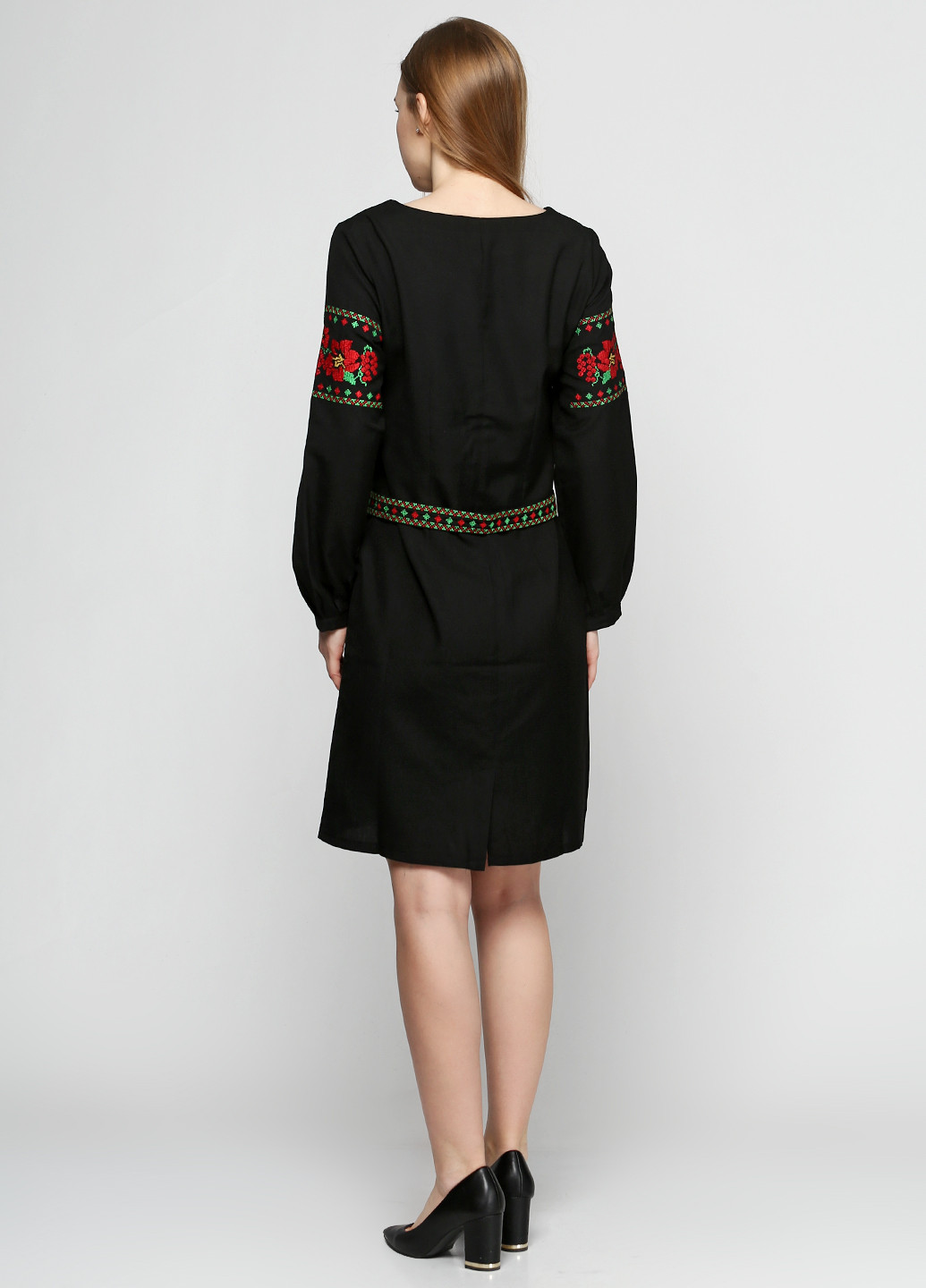 Черное коктейльное платье ЕтноМодерн с цветочным принтом