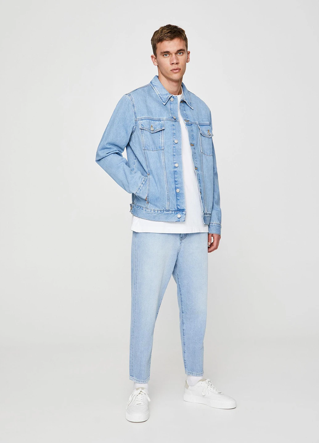 Блакитна демісезонна куртка Pull & Bear