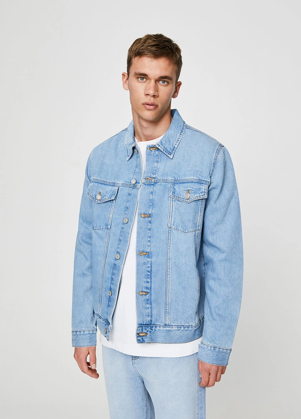 Блакитна демісезонна куртка Pull & Bear
