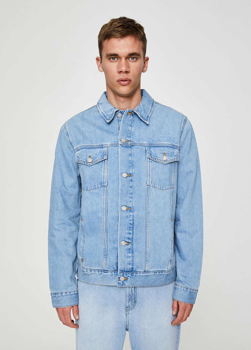 Блакитна демісезонна куртка Pull & Bear