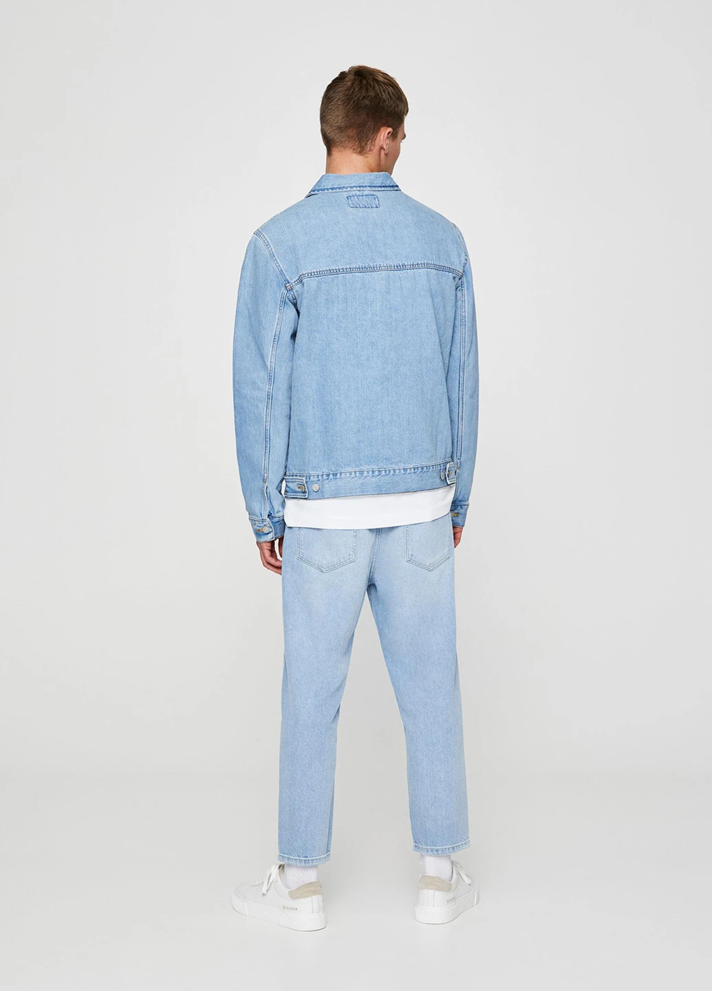 Блакитна демісезонна куртка Pull & Bear