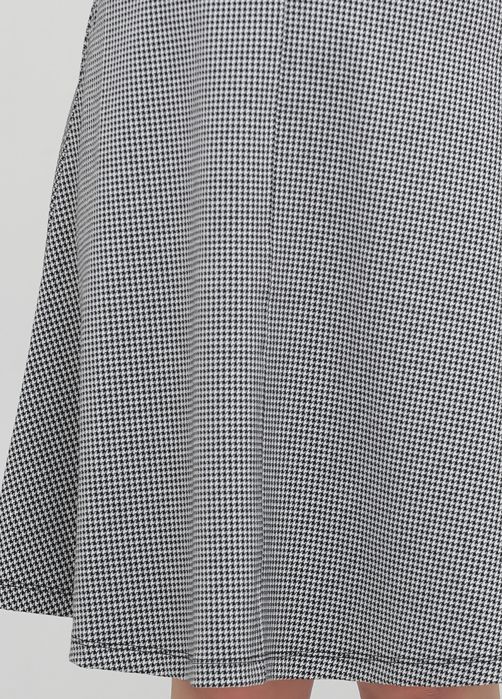 Черно-белое деловое платье клеш H&M с узором пье-де-пуль «гусиная лапка»
