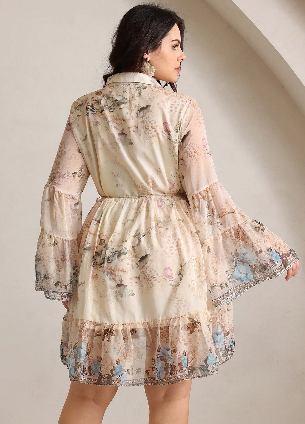 Светло-бежевое праздничный платье клеш SHEIN с цветочным принтом