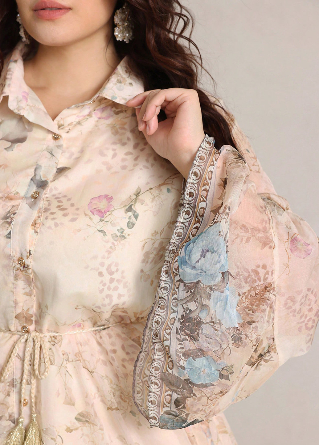 Светло-бежевое праздничный платье клеш SHEIN с цветочным принтом