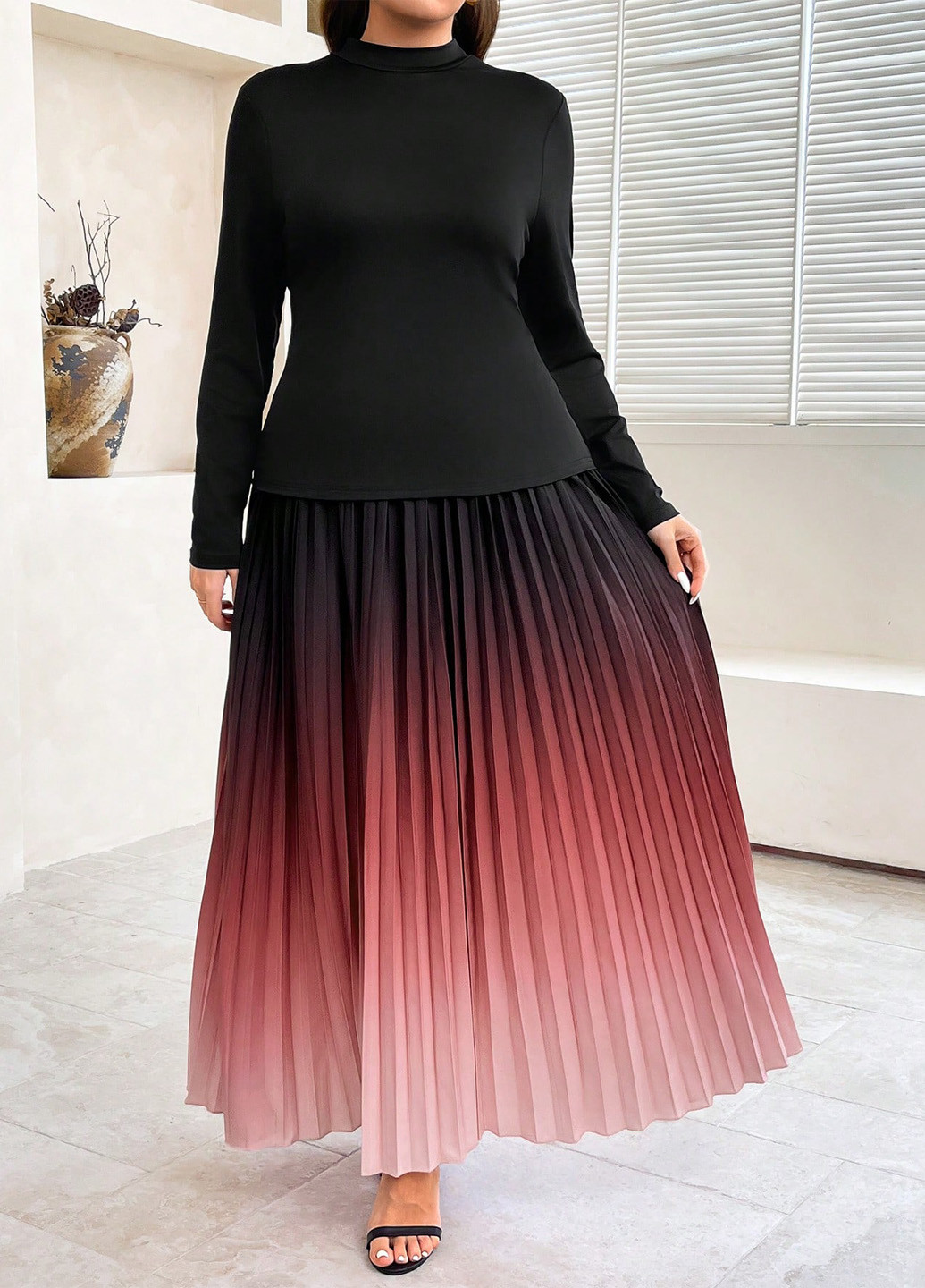 Чорний демісезонний комплект (светр, спідниця) SHEIN