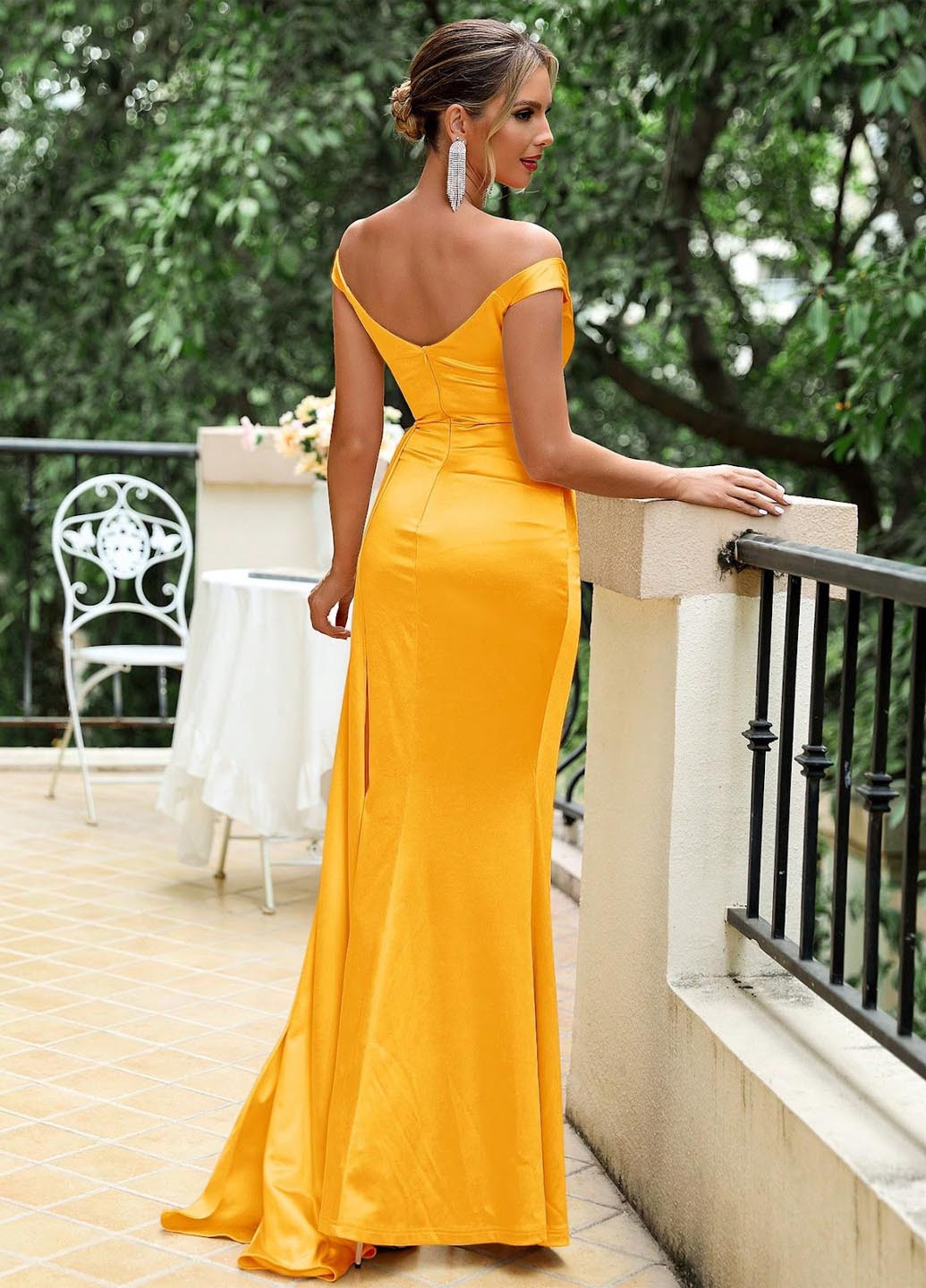 Желтое вечернее платье с открытыми плечами, на запах, с открытой спиной SHEIN однотонное