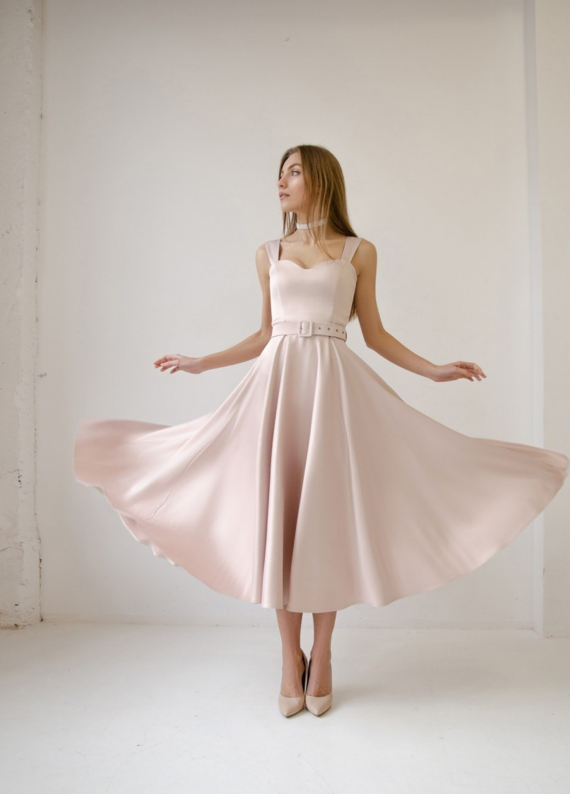 Розовое вечернее платье с юбкой-солнце First Woman однотонное