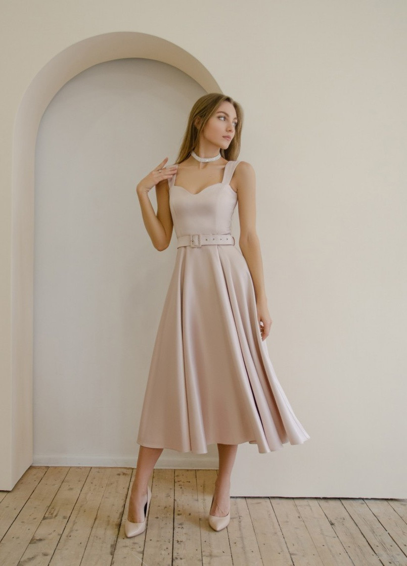 Розовое вечернее платье с юбкой-солнце First Woman однотонное