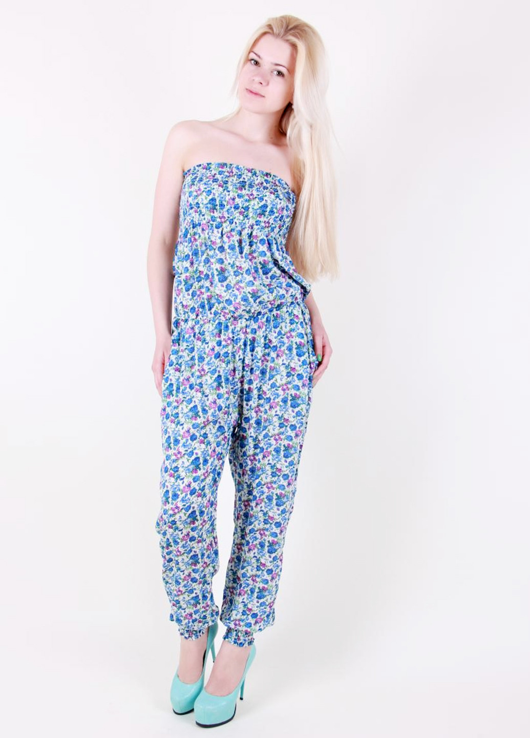 Комбинезон Marina комбинезон-брюки цветочный светло-синий кэжуал