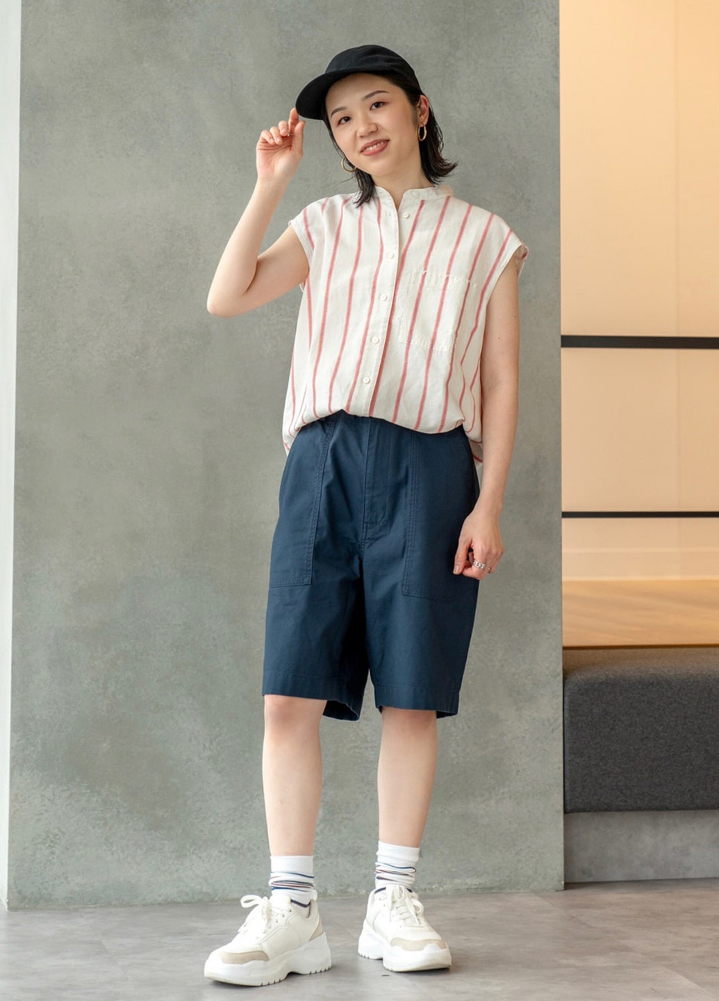 Молочна блуза Uniqlo