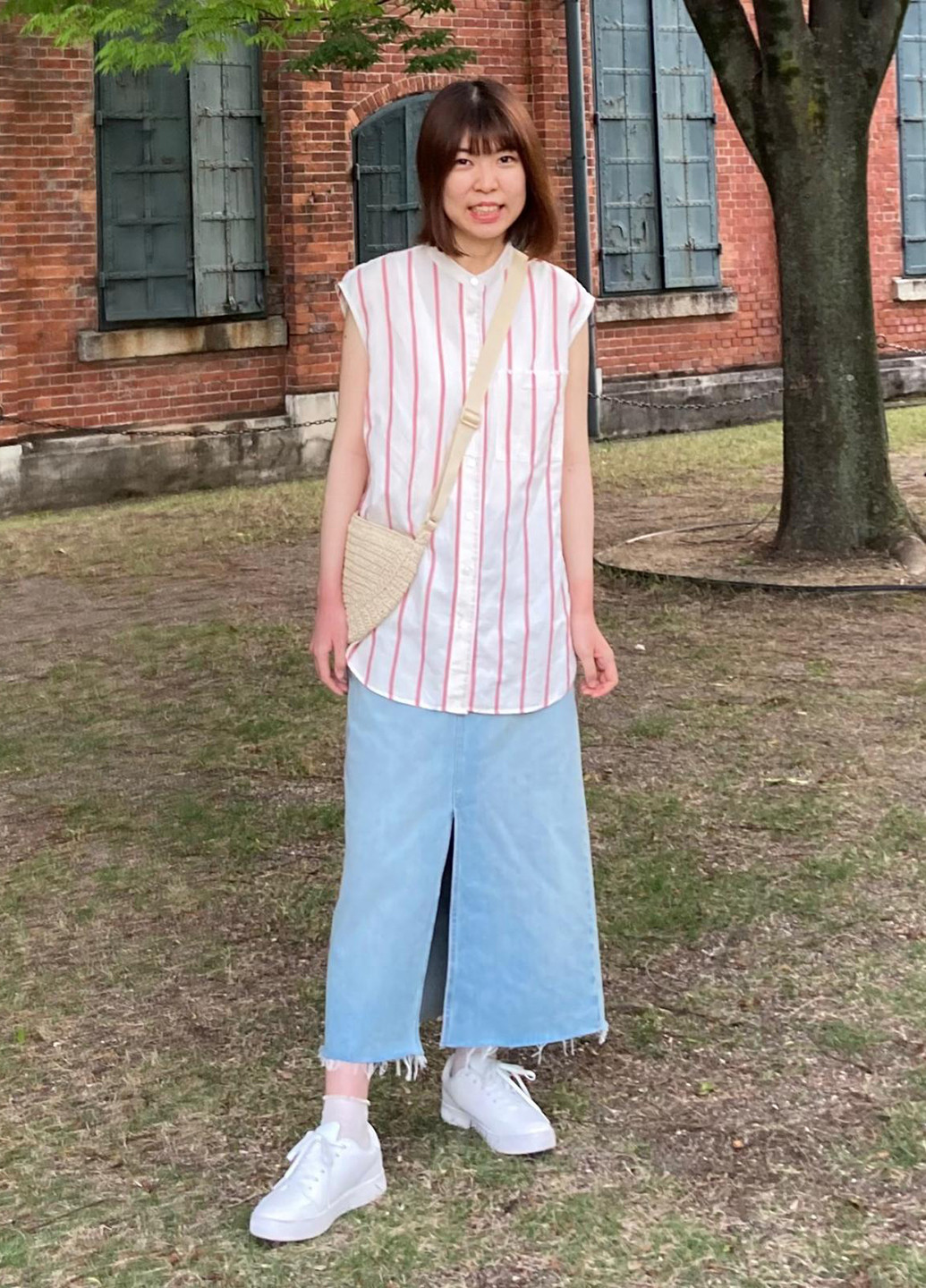 Молочна блуза Uniqlo