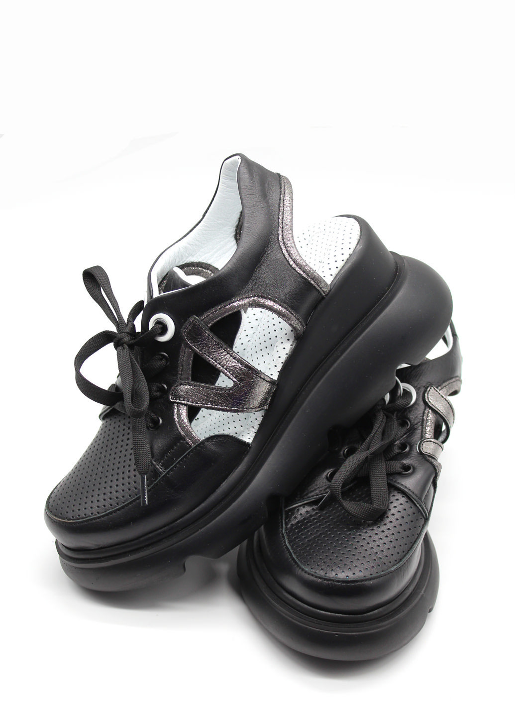 Черные демисезонные кроссовки Rifellini