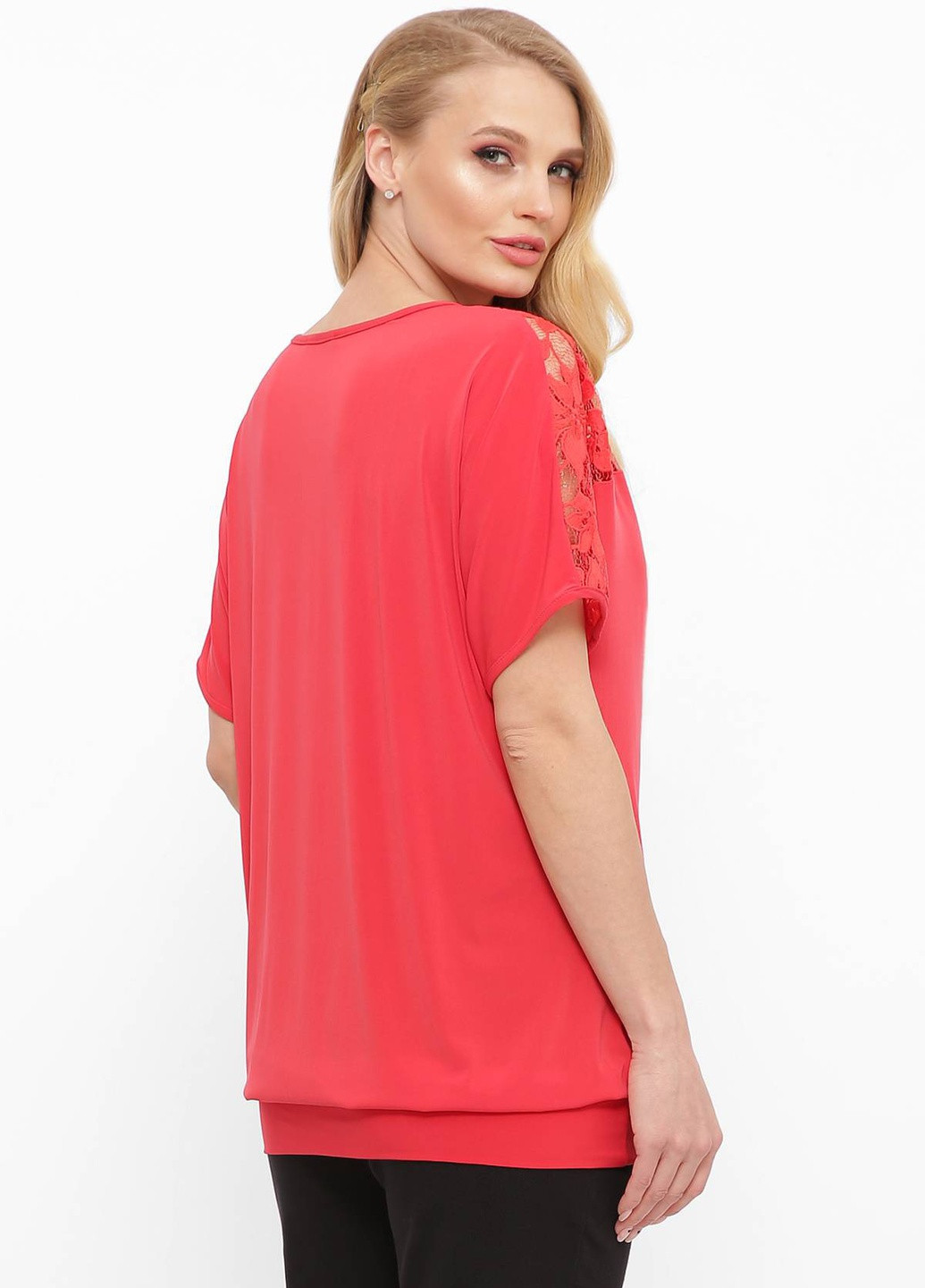 Червона літня футболка з гіпюровою кокеткою шон червона Tatiana