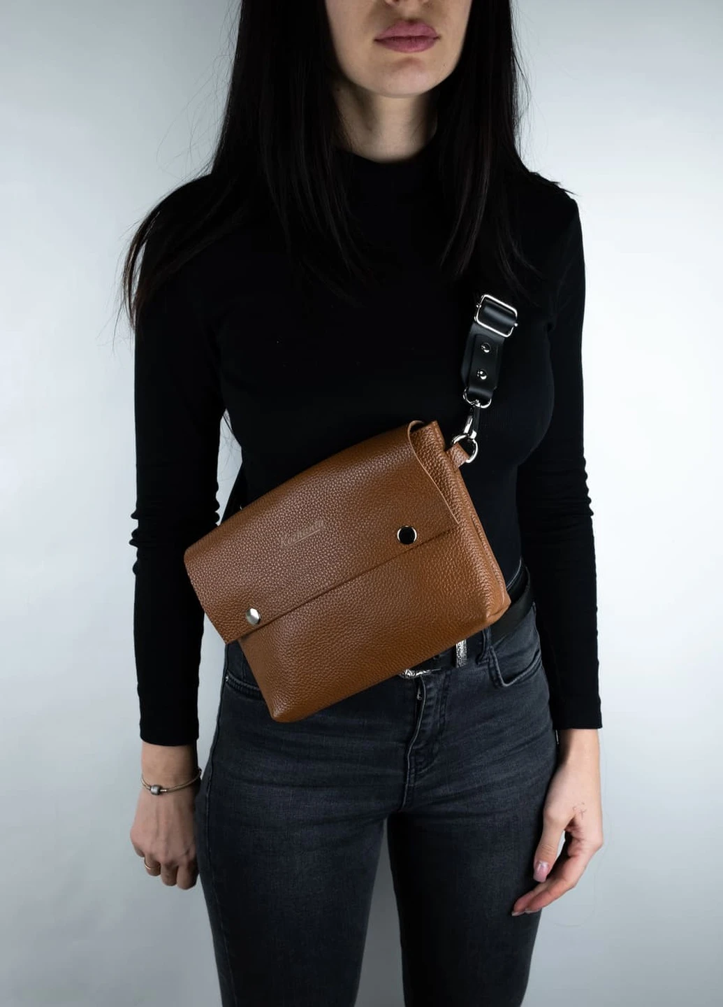Шкіряна сумка бананка нагрудна Slim коричнева Kozhanty (252341455)