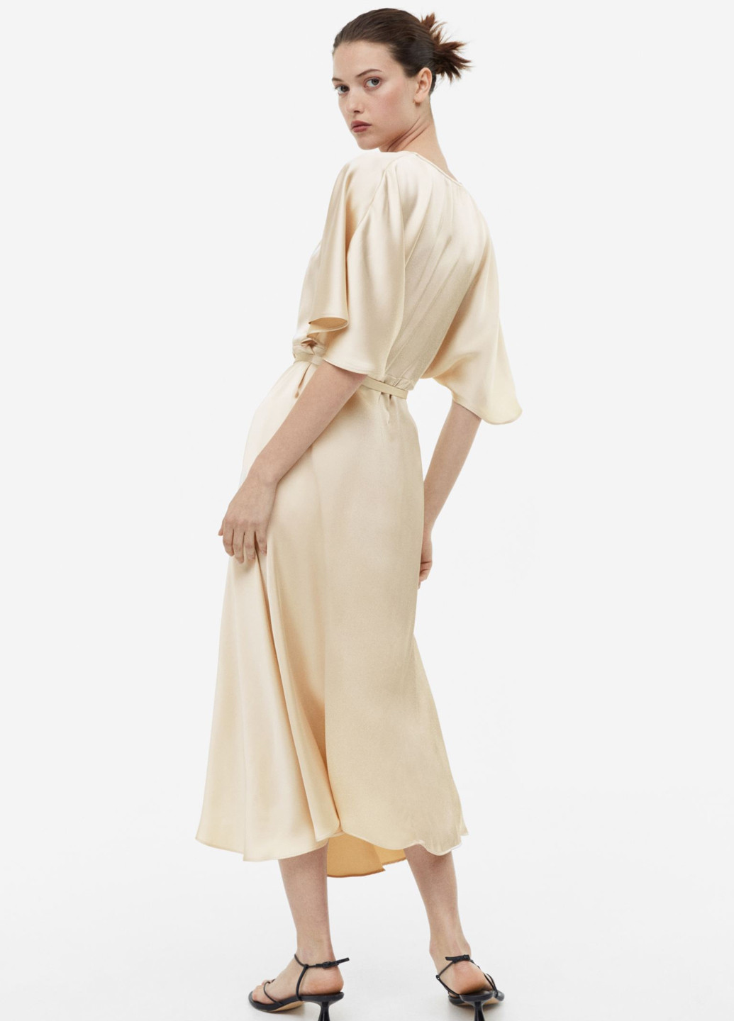Светло-бежевое кэжуал платье на запах H&M однотонное