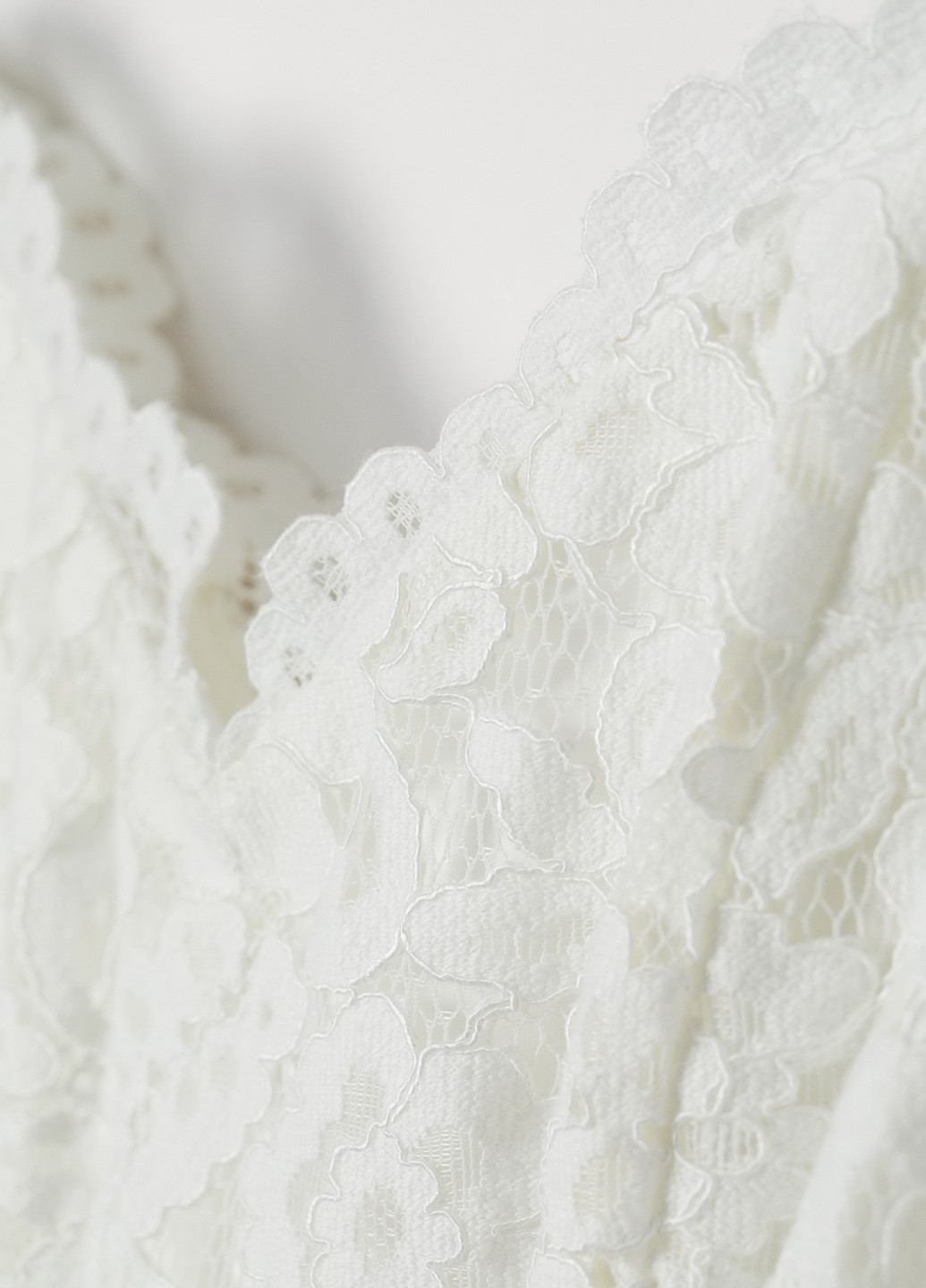 Белое кэжуал свадебное платье H&M