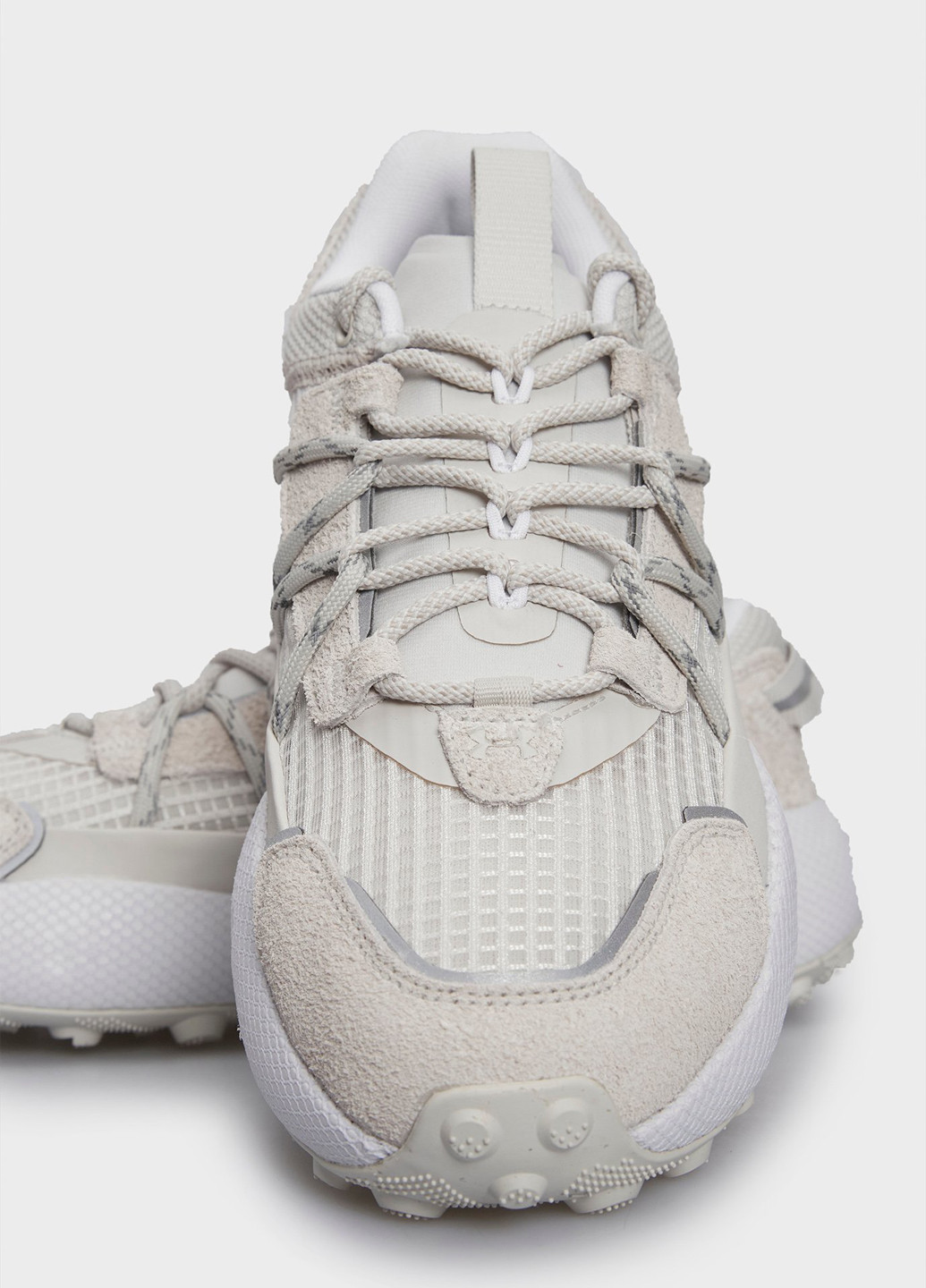 Кремові всесезонні кросівки Under Armour