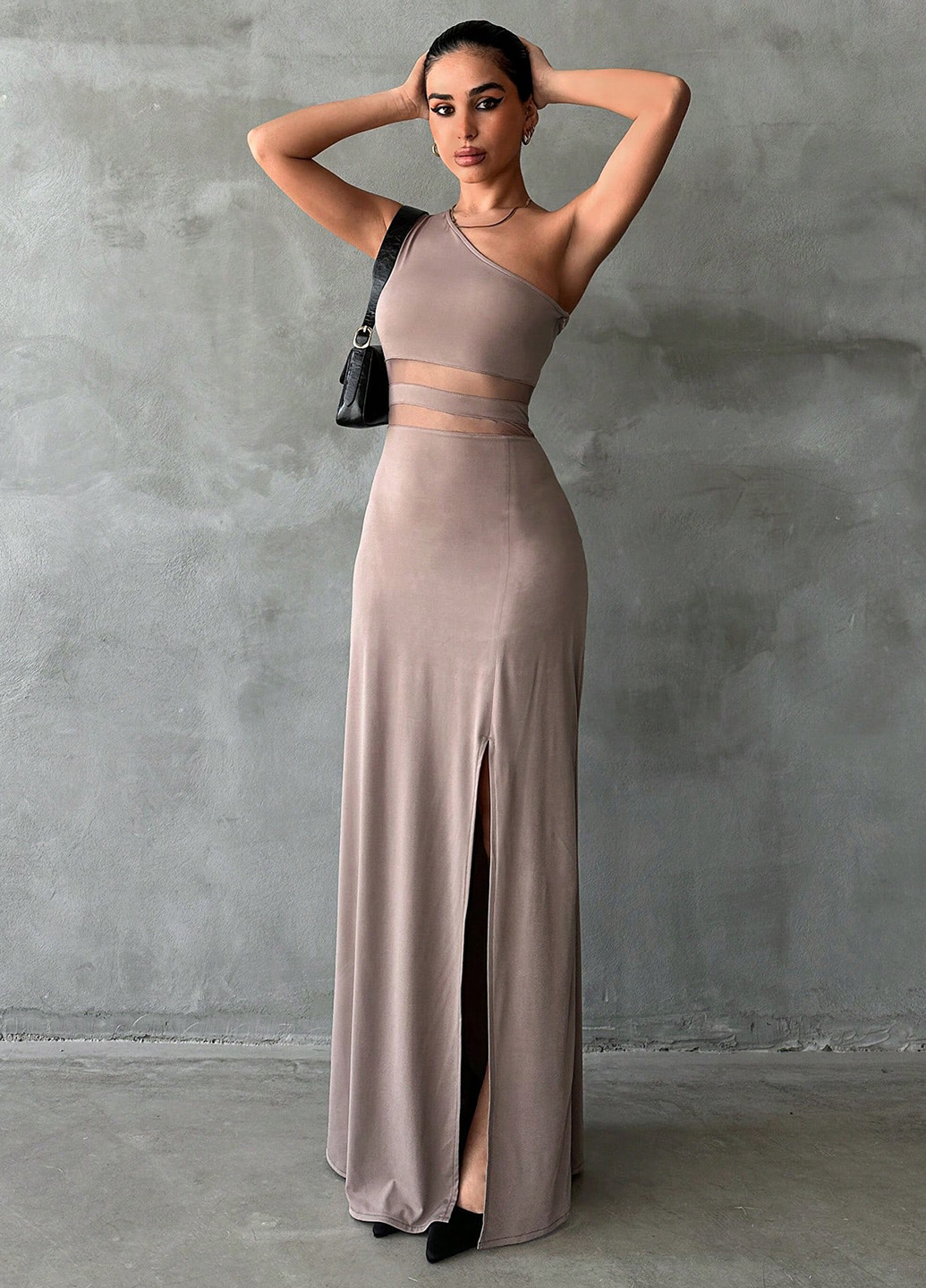 Коричневое кэжуал платье на одно плечо SHEIN однотонное