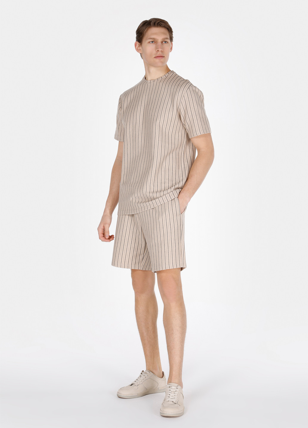 Бежева футболка Colin's