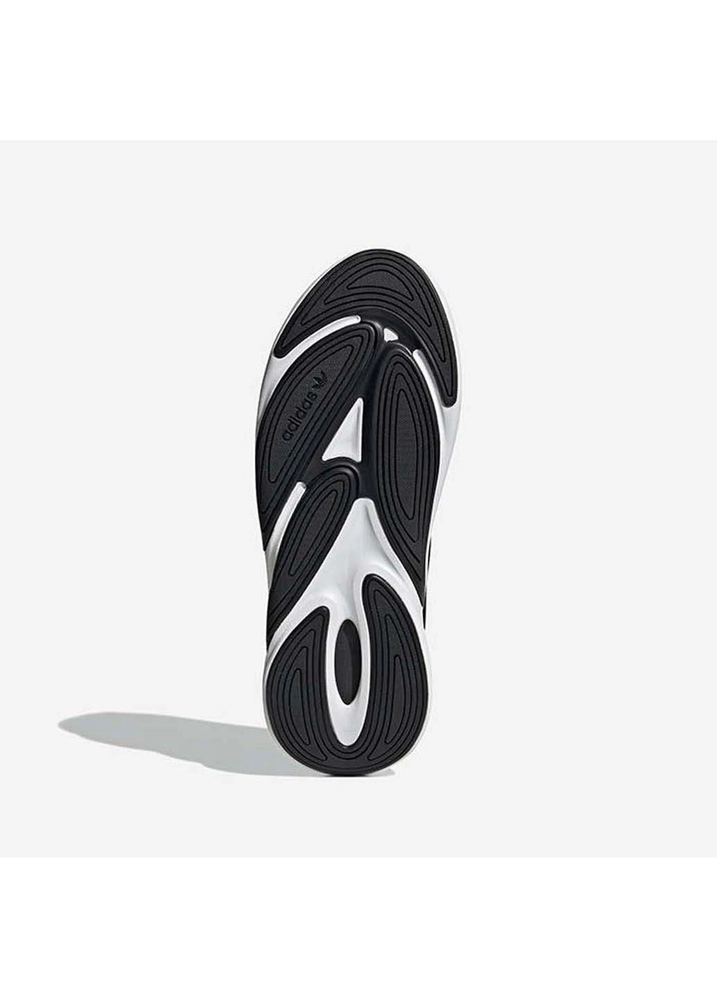 Черно-белые демисезонные кроссовки adidas