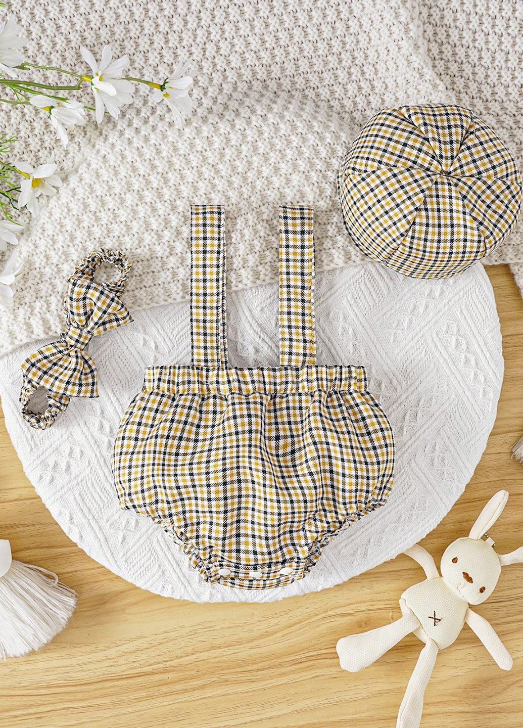 Комбінований літній костюм (комбінезон, метелик, берет) з шортами SHEIN