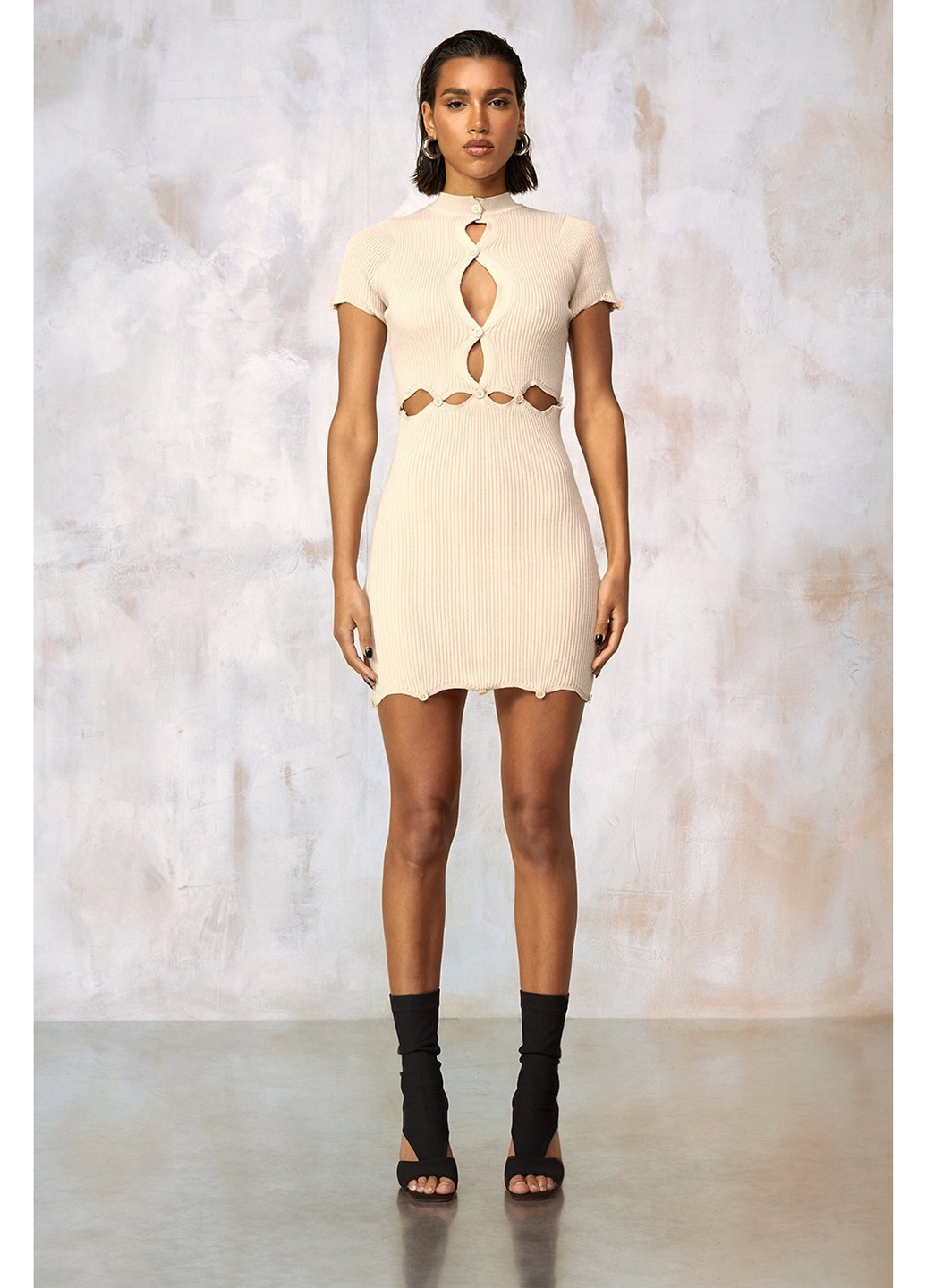 Світло-бежева кежуал сукня силуетна Boohoo однотонна