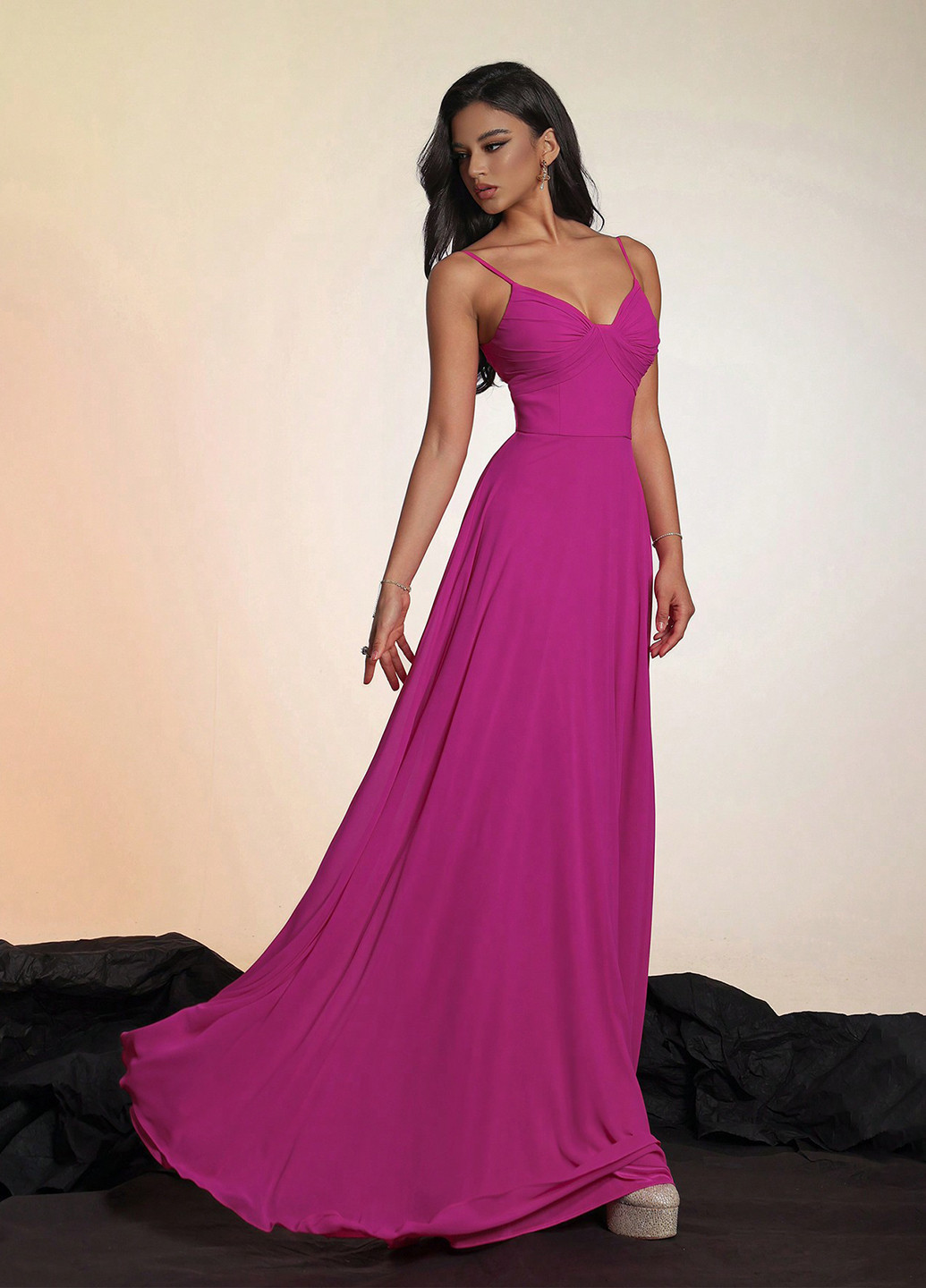 Фуксиновое (цвета Фуксия) праздничный, вечернее платье а-силуэт, с открытой спиной SHEIN однотонное