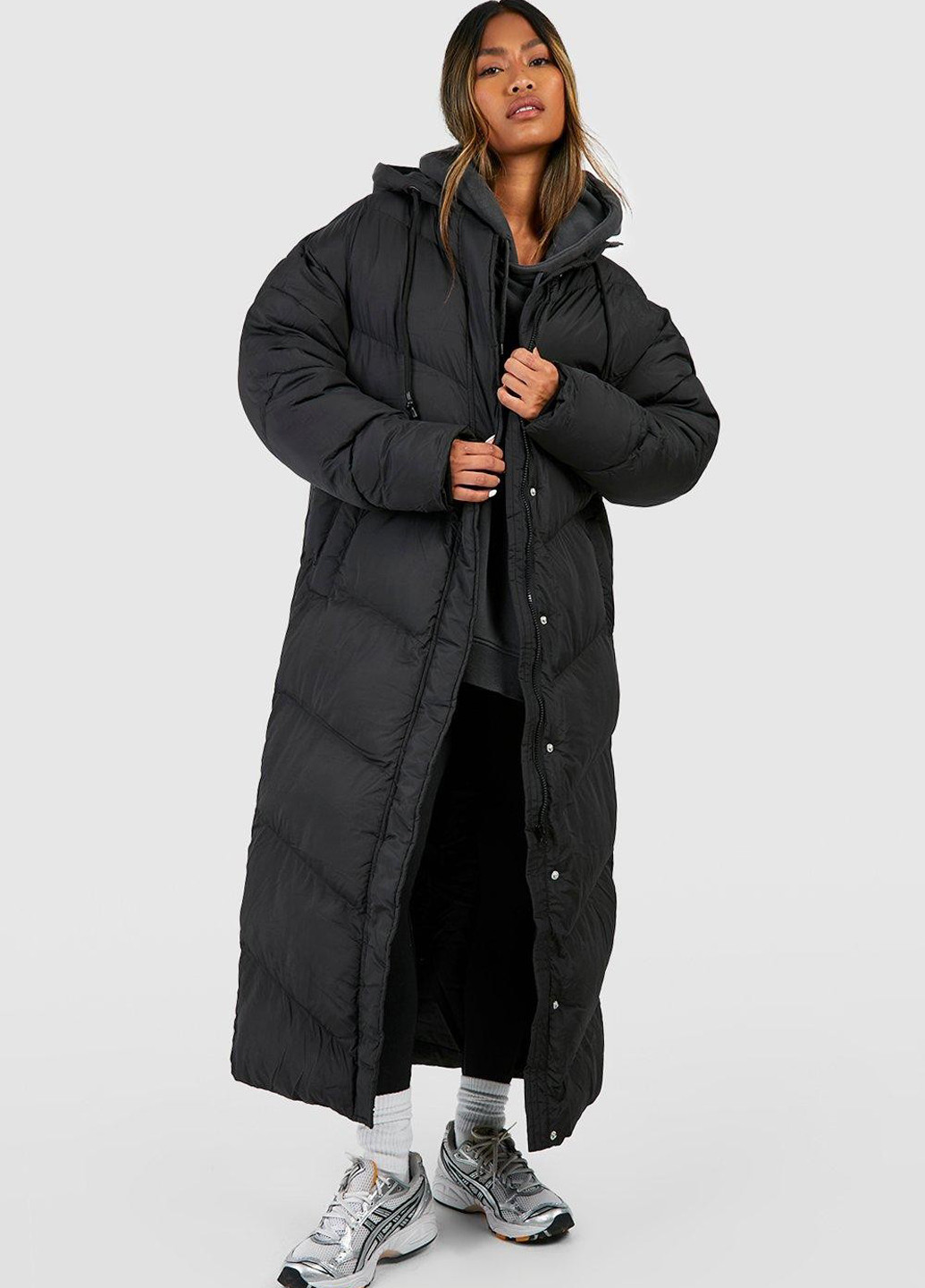 Чорна демісезонна куртка подовжена Boohoo