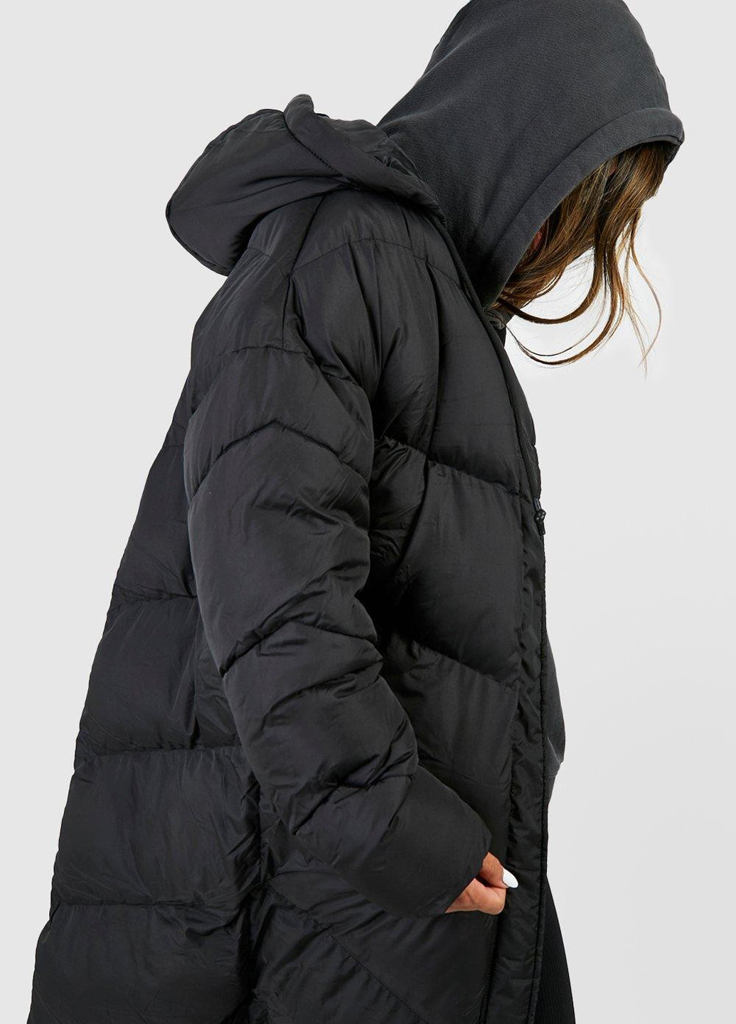 Чорна демісезонна куртка подовжена Boohoo