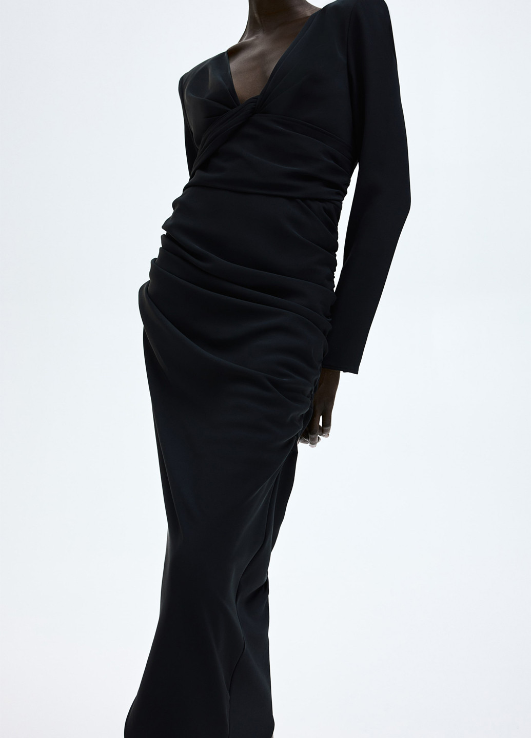 Черное кэжуал платье H&M однотонное