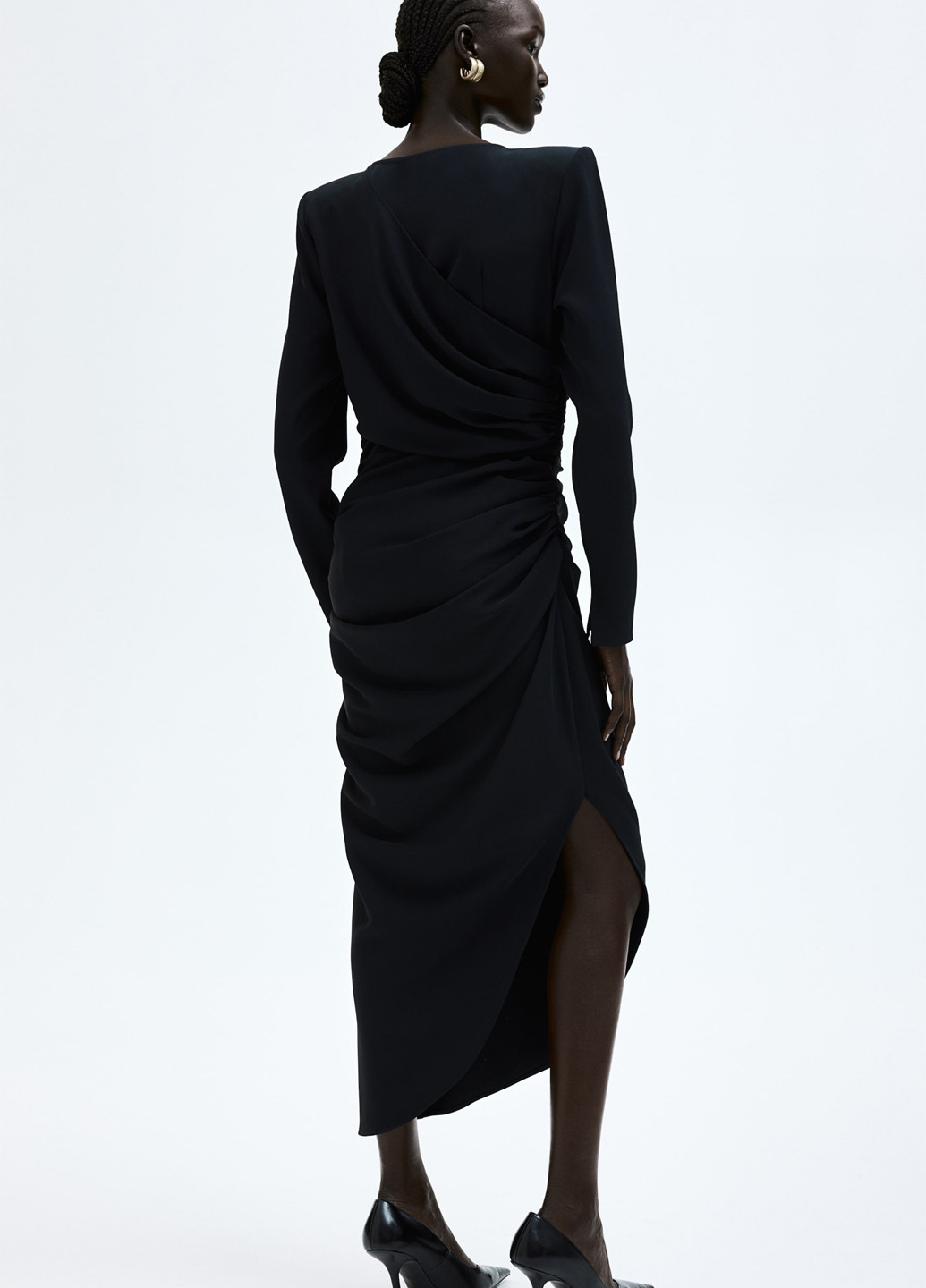 Черное кэжуал платье H&M однотонное