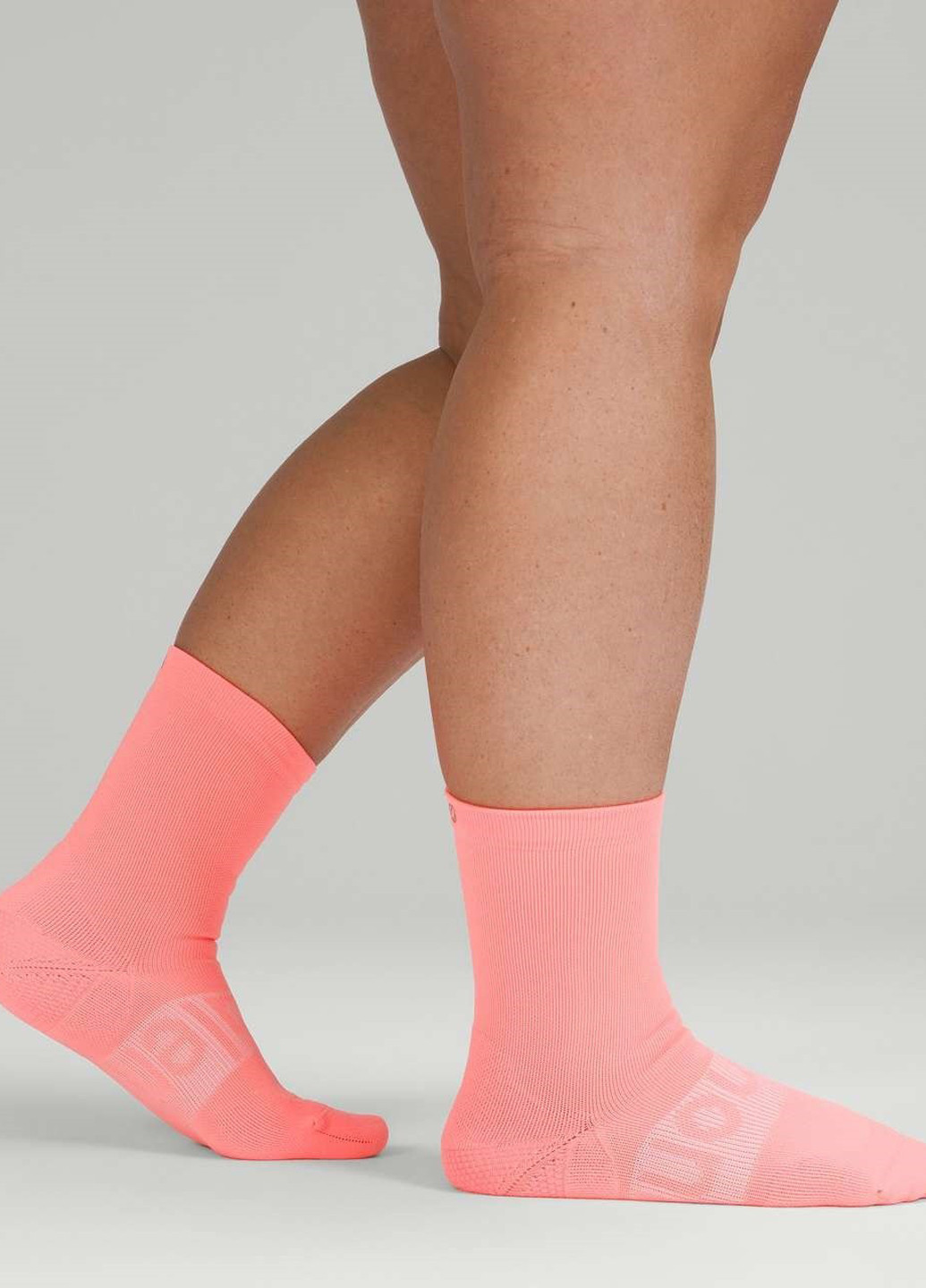 Кислотно-рожеві шкарпетки Lululemon Athletica написи (348077139)