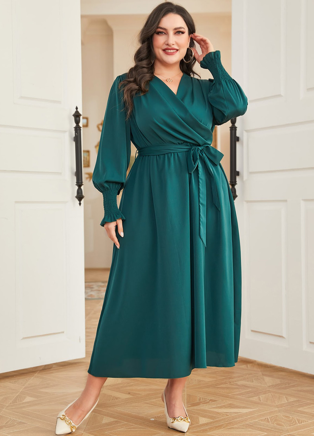 Темно-зеленое кэжуал платье на запах SHEIN однотонное