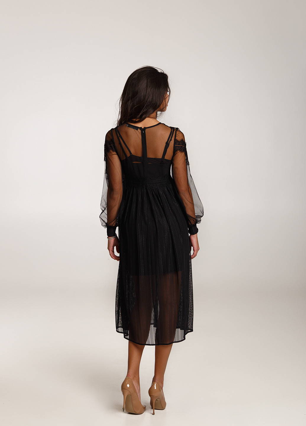 Черное вечернее платье вечернее с двухшаровой юбкой черное Lipar однотонное